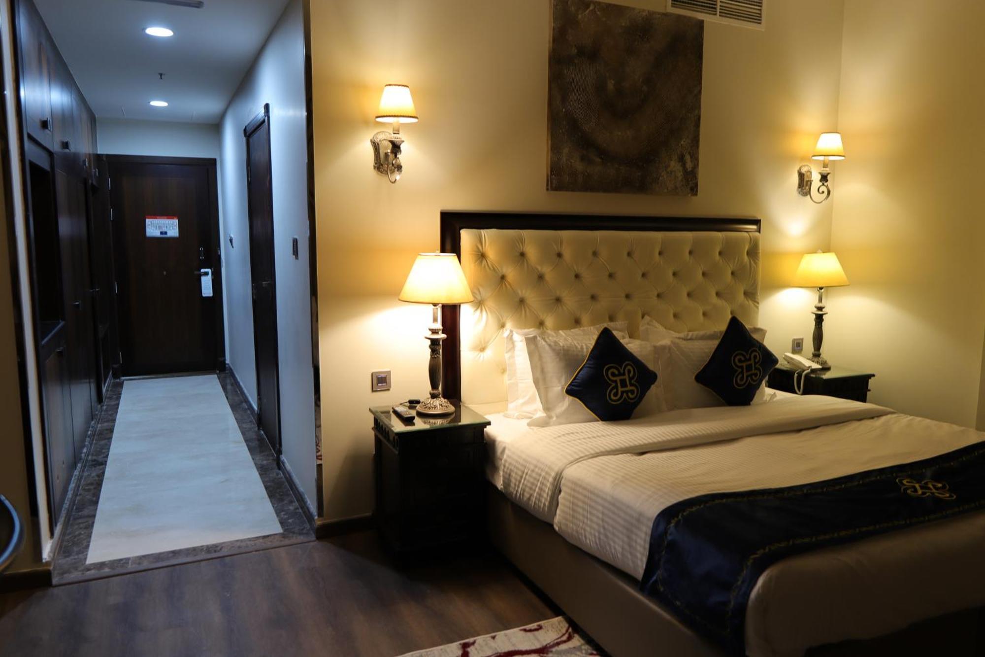 Seven Seas Hotel Dubai Bagian luar foto