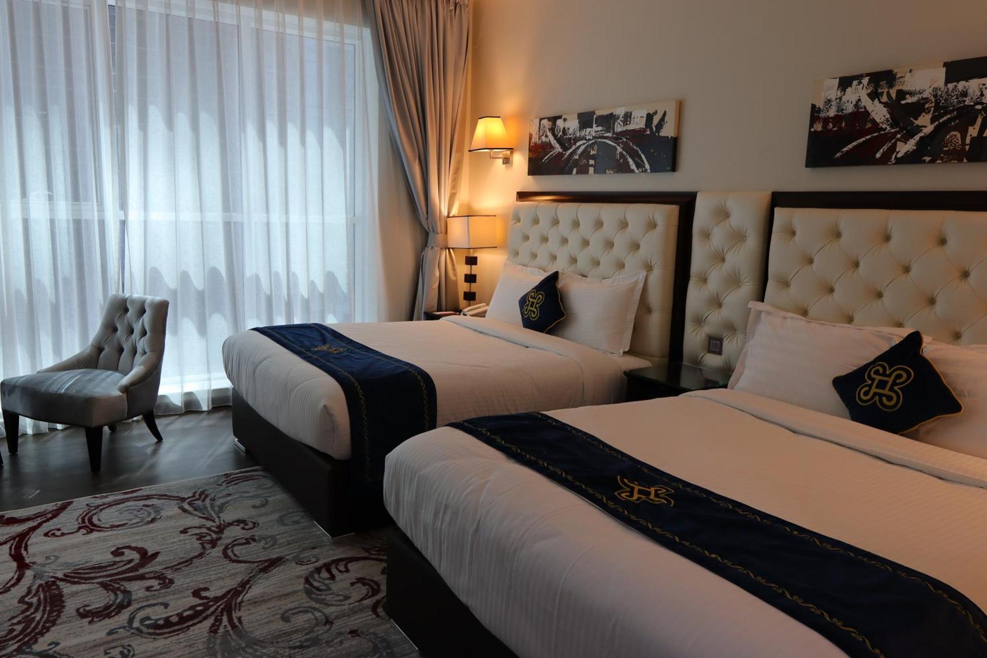 Seven Seas Hotel Dubai Bagian luar foto