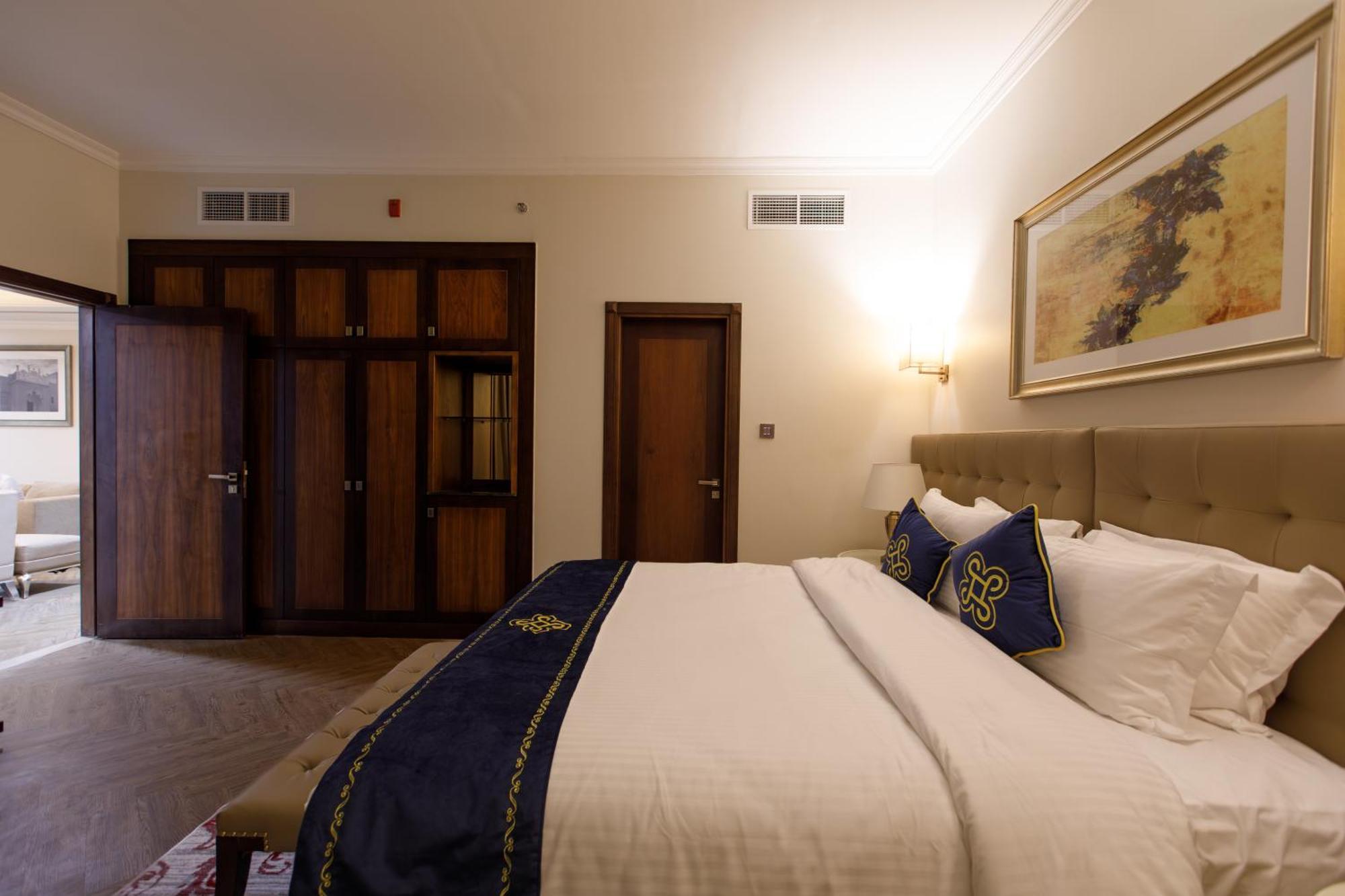 Seven Seas Hotel Dubai Bagian luar foto