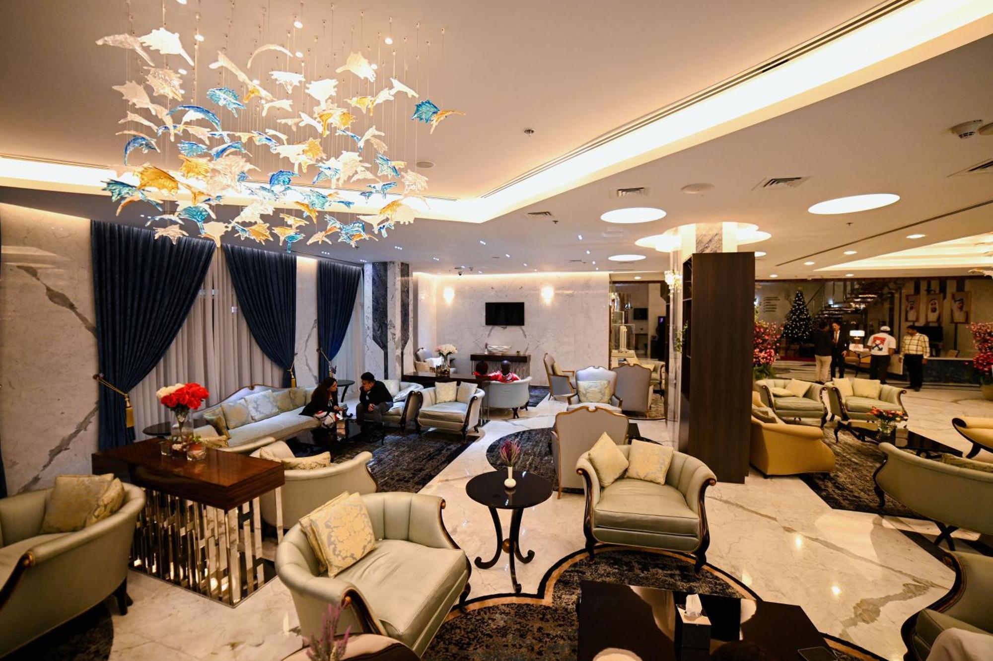 Seven Seas Hotel Dubai Bagian luar foto