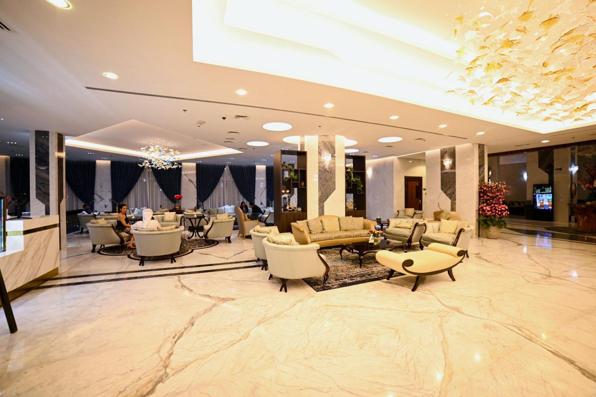 Seven Seas Hotel Dubai Bagian luar foto