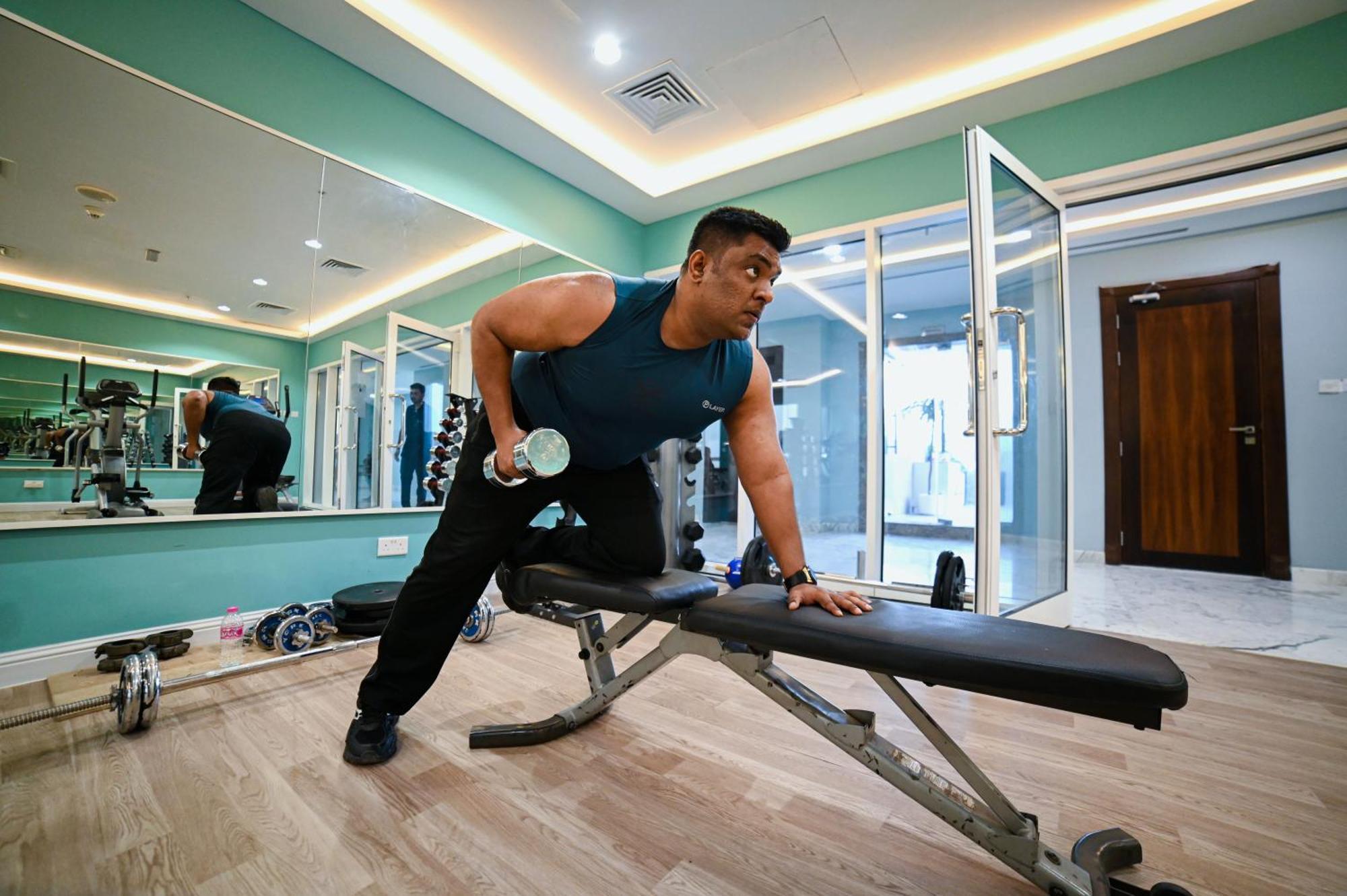 Seven Seas Hotel Dubai Bagian luar foto