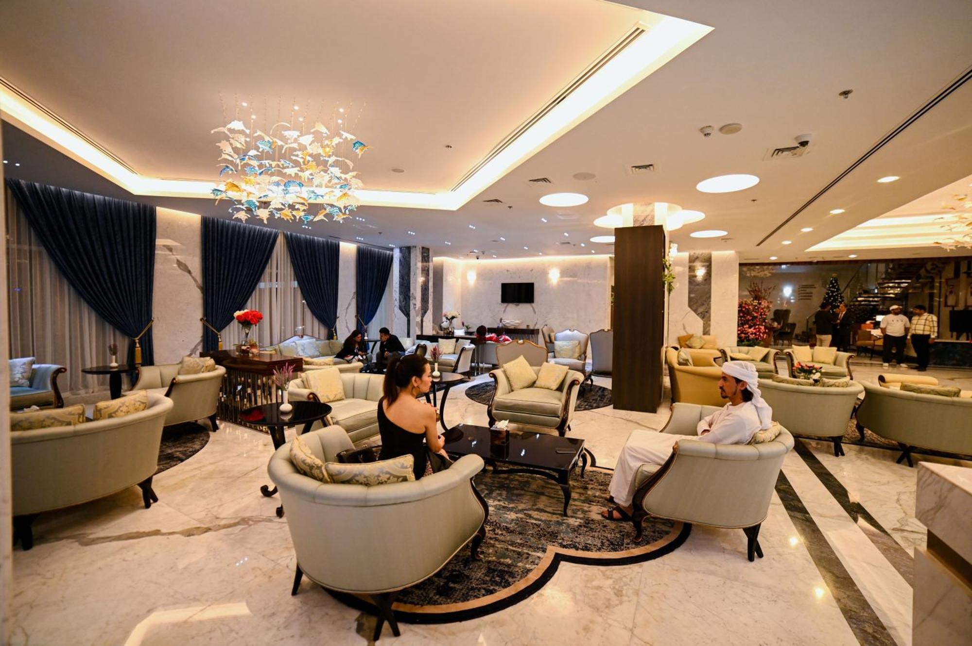 Seven Seas Hotel Dubai Bagian luar foto