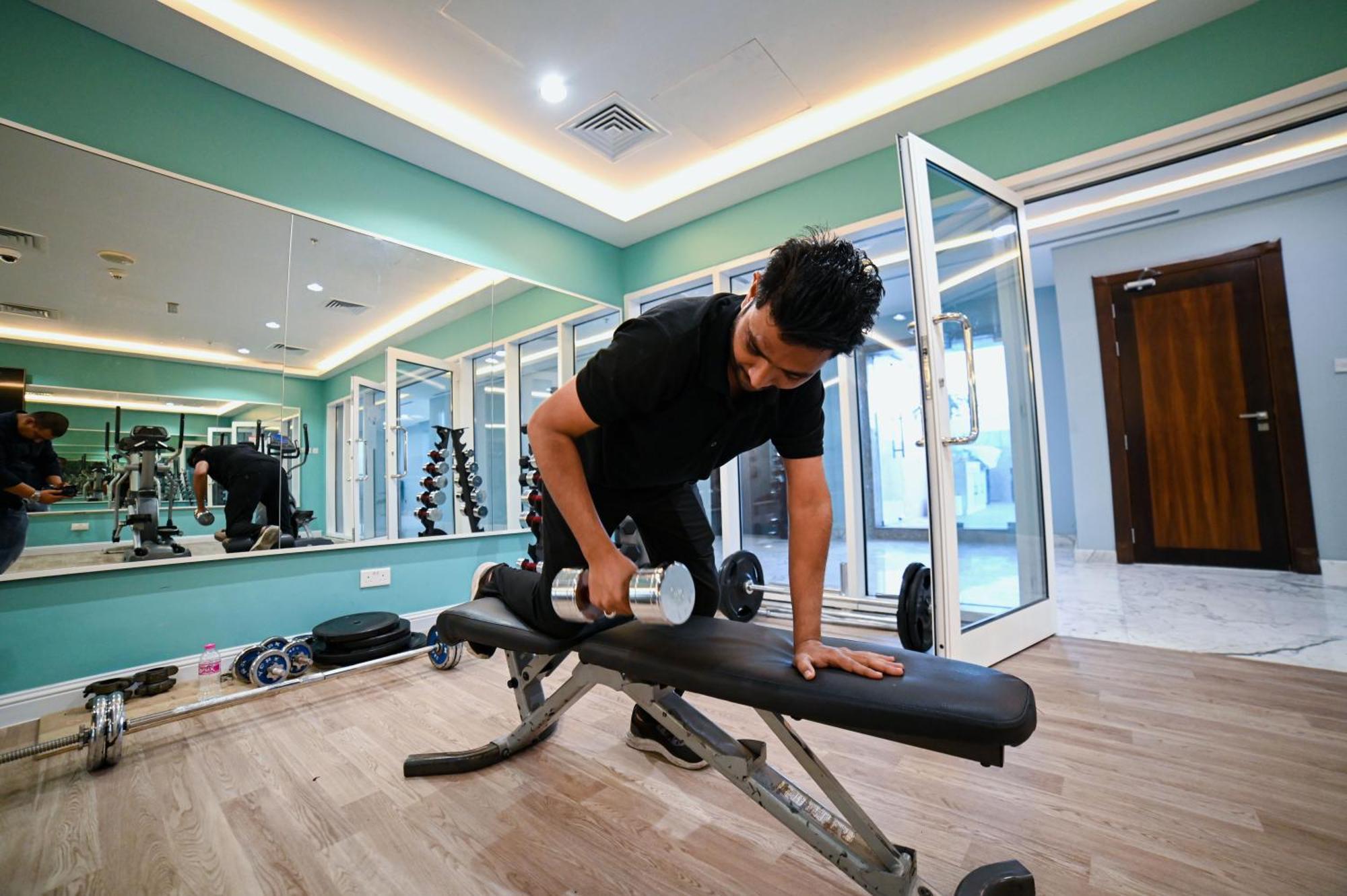 Seven Seas Hotel Dubai Bagian luar foto
