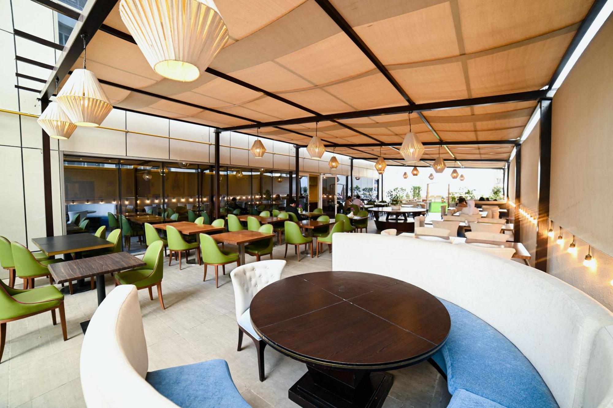 Seven Seas Hotel Dubai Bagian luar foto