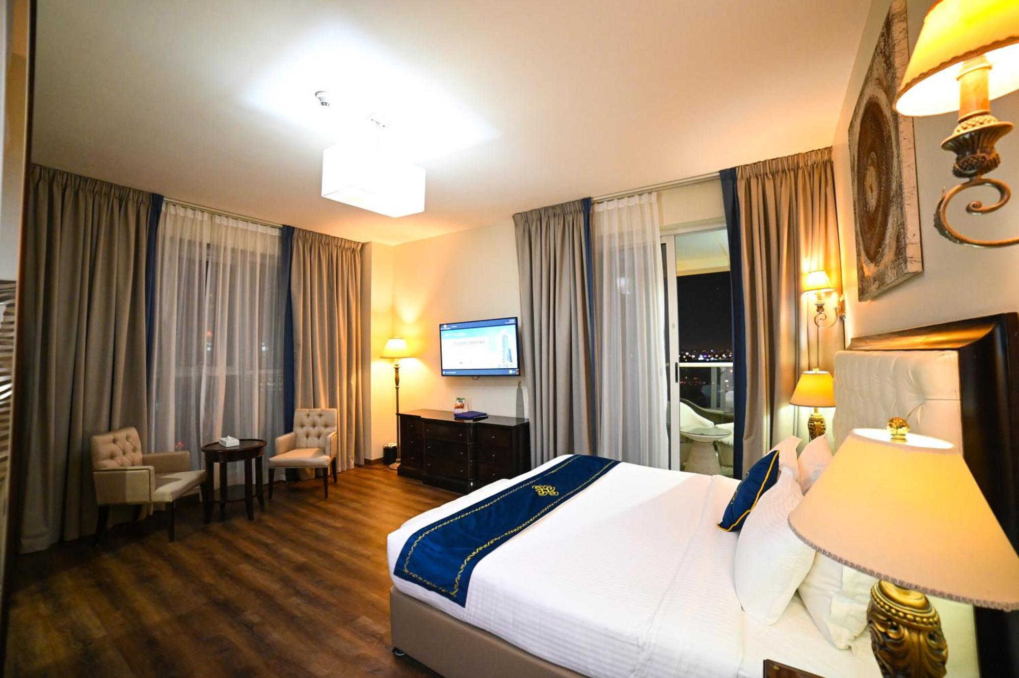 Seven Seas Hotel Dubai Bagian luar foto