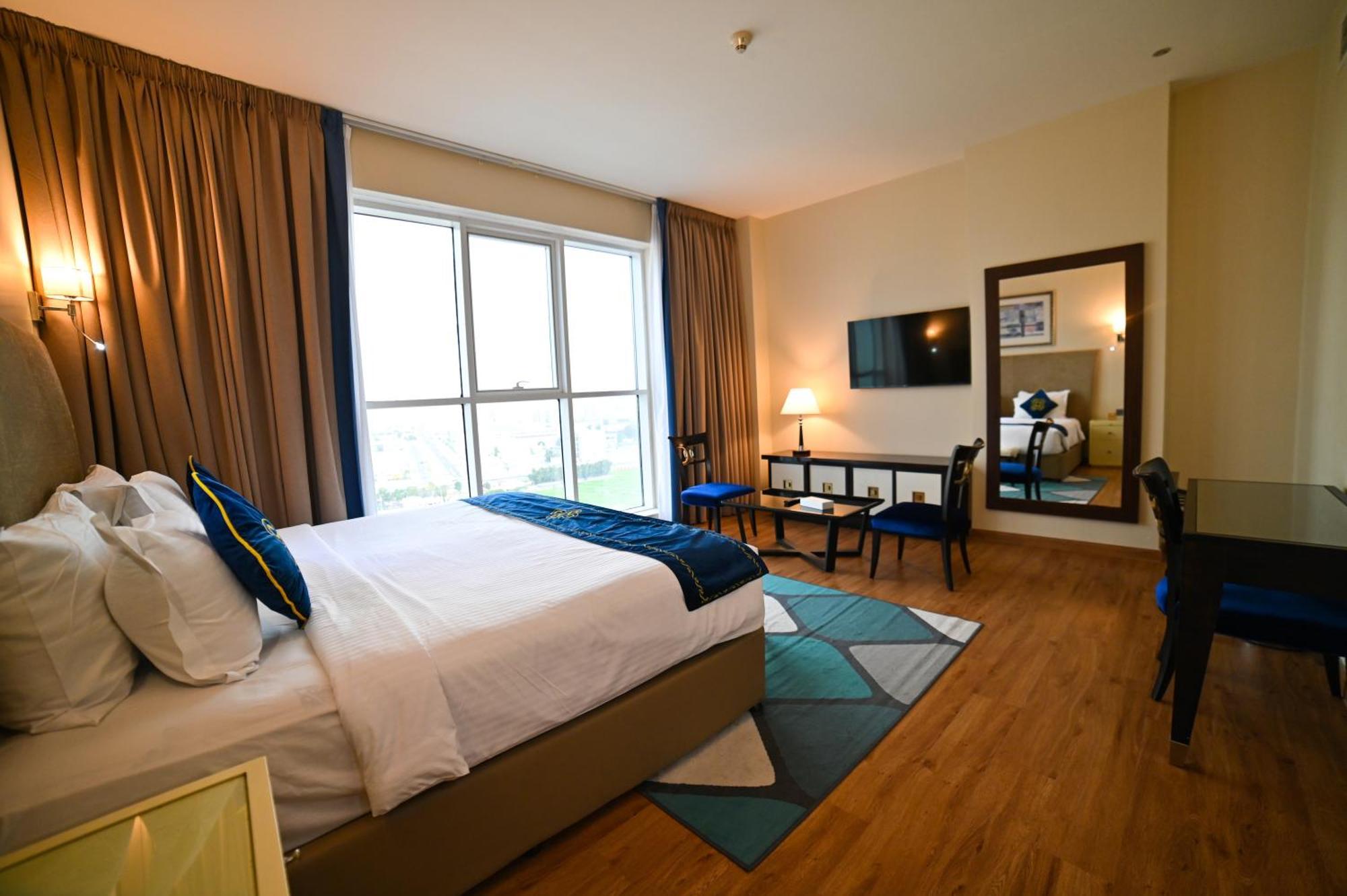 Seven Seas Hotel Dubai Bagian luar foto
