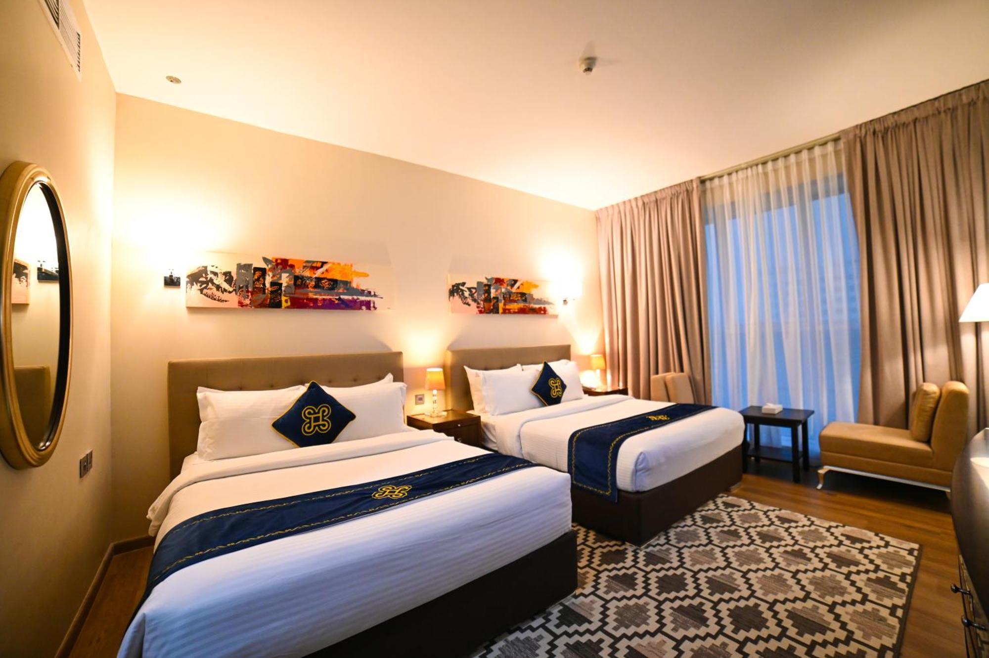 Seven Seas Hotel Dubai Bagian luar foto