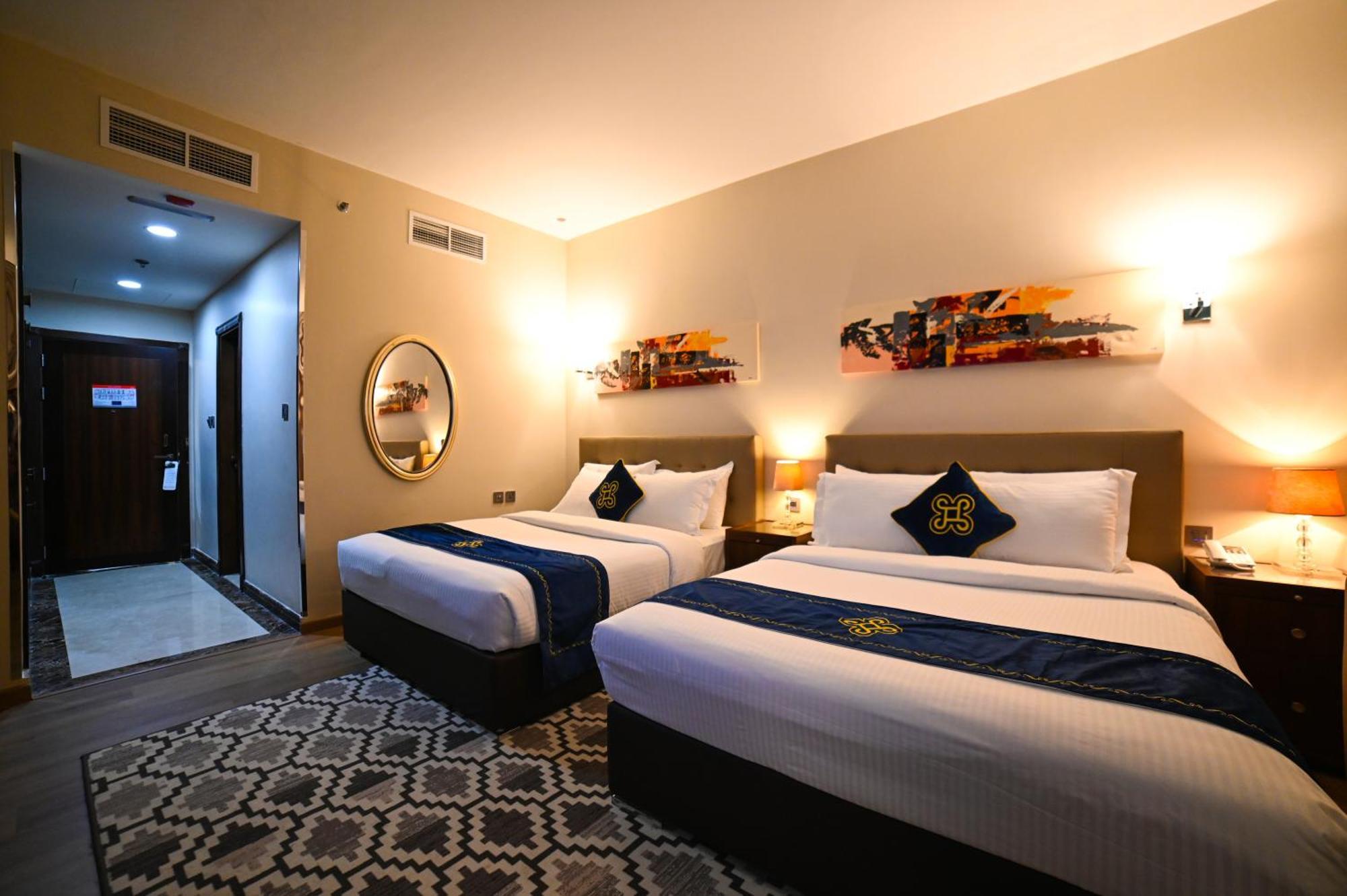 Seven Seas Hotel Dubai Bagian luar foto