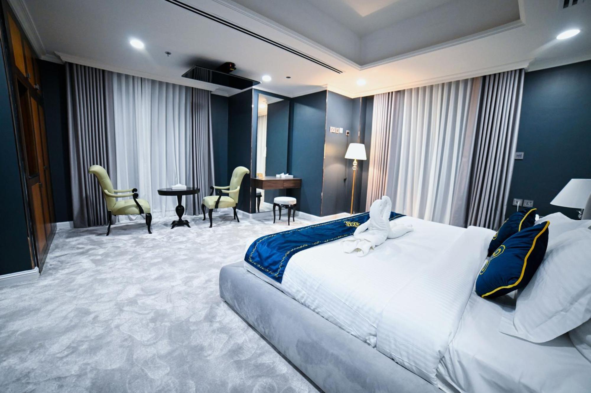 Seven Seas Hotel Dubai Bagian luar foto