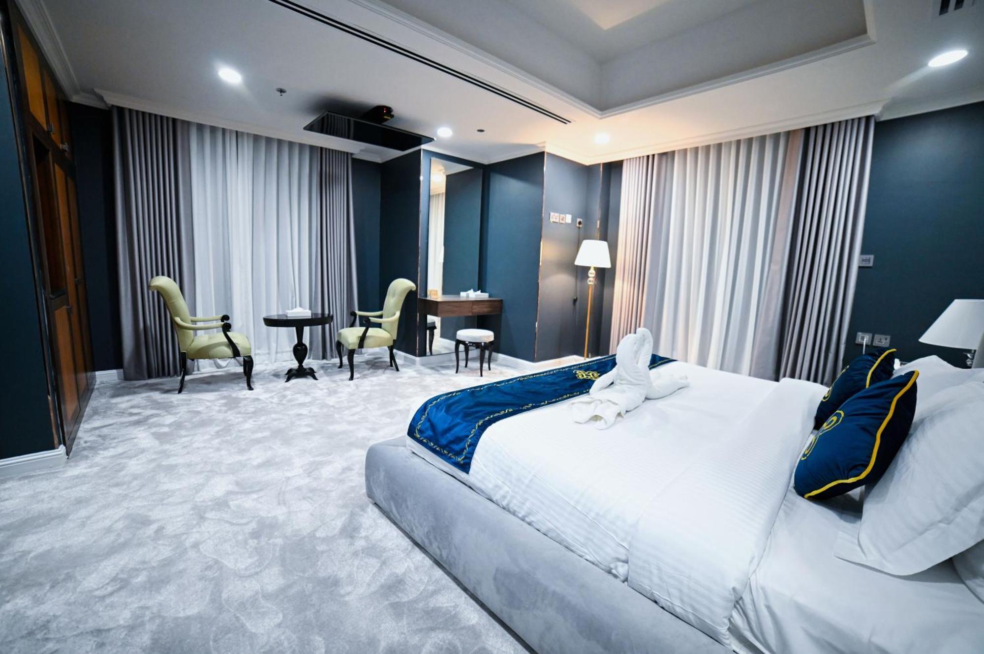 Seven Seas Hotel Dubai Bagian luar foto